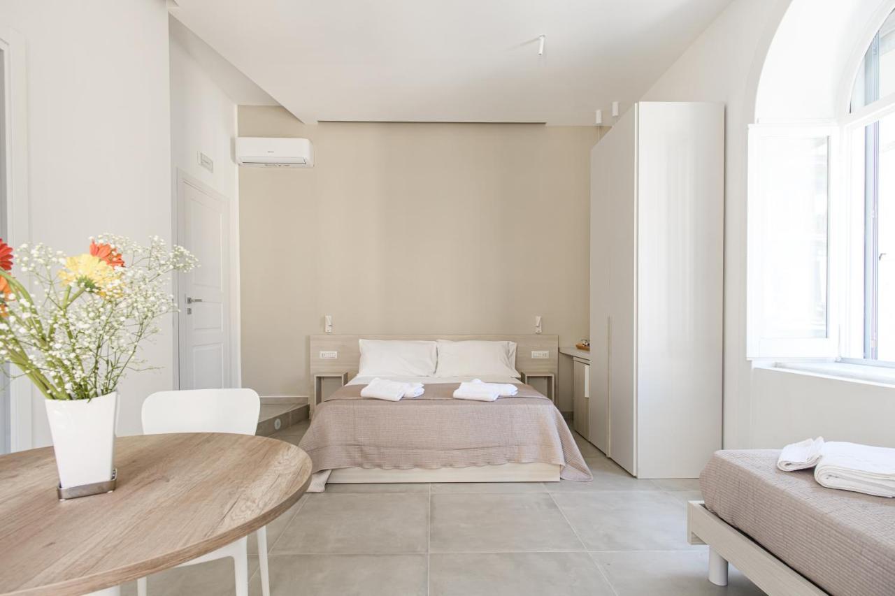 Bed and Breakfast Lux Caracciolo Neapel Exterior foto